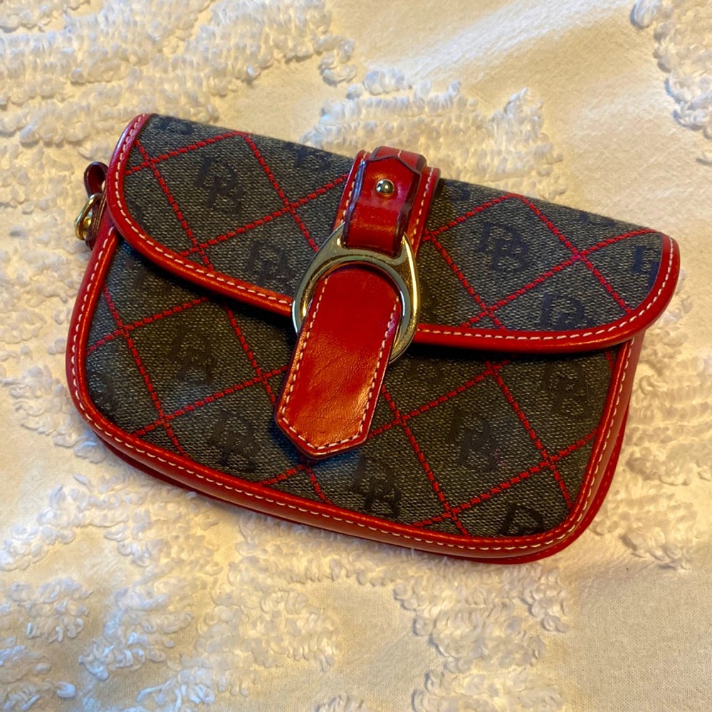 Small Dooney and Bourke clutch